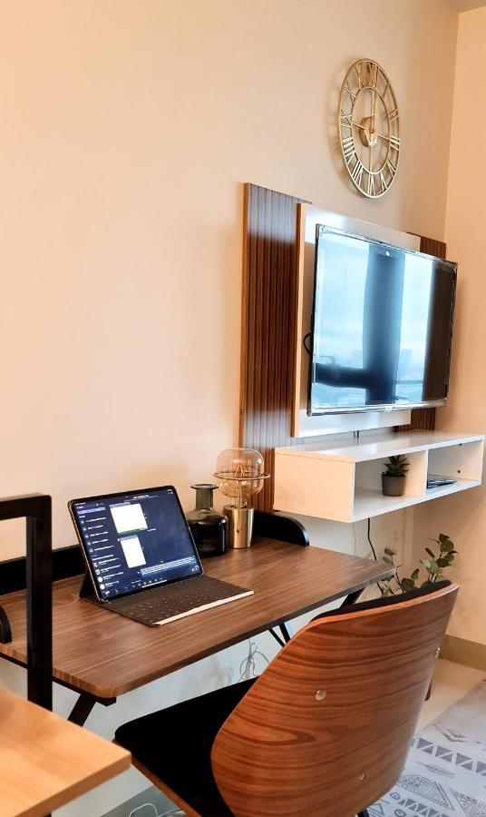 Luxe Bonifacio Global City Taguig Uptown Condo Hotel 1 Bedroom Suite Exterior foto