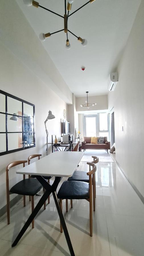 Luxe Bonifacio Global City Taguig Uptown Condo Hotel 1 Bedroom Suite Exterior foto