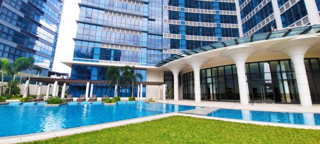 Luxe Bonifacio Global City Taguig Uptown Condo Hotel 1 Bedroom Suite Exterior foto
