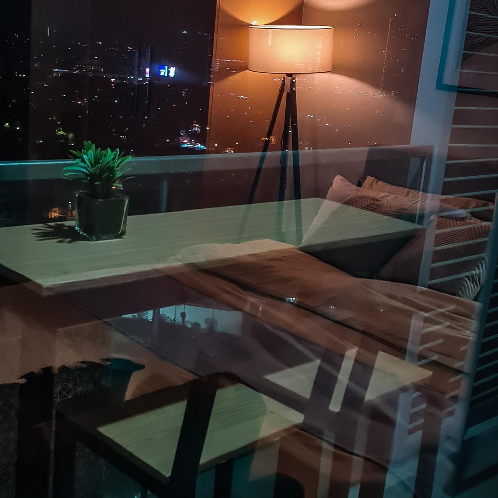 Luxe Bonifacio Global City Taguig Uptown Condo Hotel 1 Bedroom Suite Exterior foto